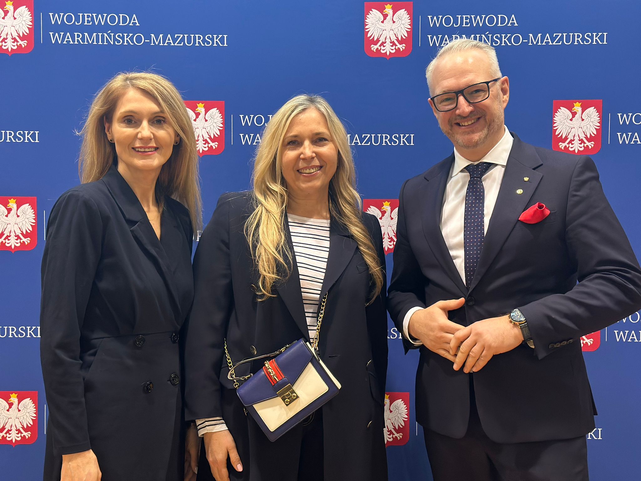 Prezydent Miasta Elbląg M. Missan wraz z Dyrektorem Szpitala M. Gorbaczewskim po podpisaniu porozumienia "Szpitale przyjazne wojsku" image0